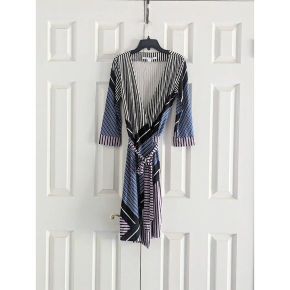 DIANE VON FURSTENBERG Julian Two Striped Wrap Dress - Picture 2 of 6